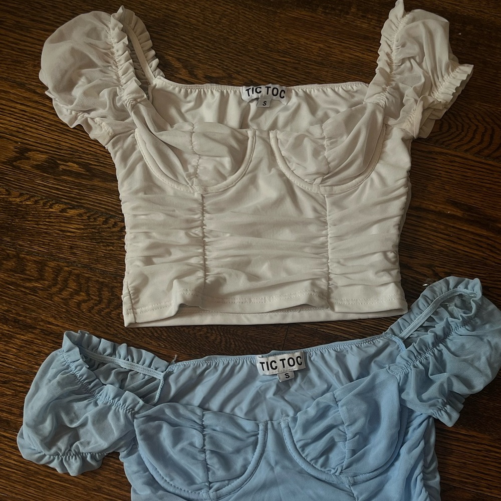 Baby blue & white top 🧿🌷🩷🌊